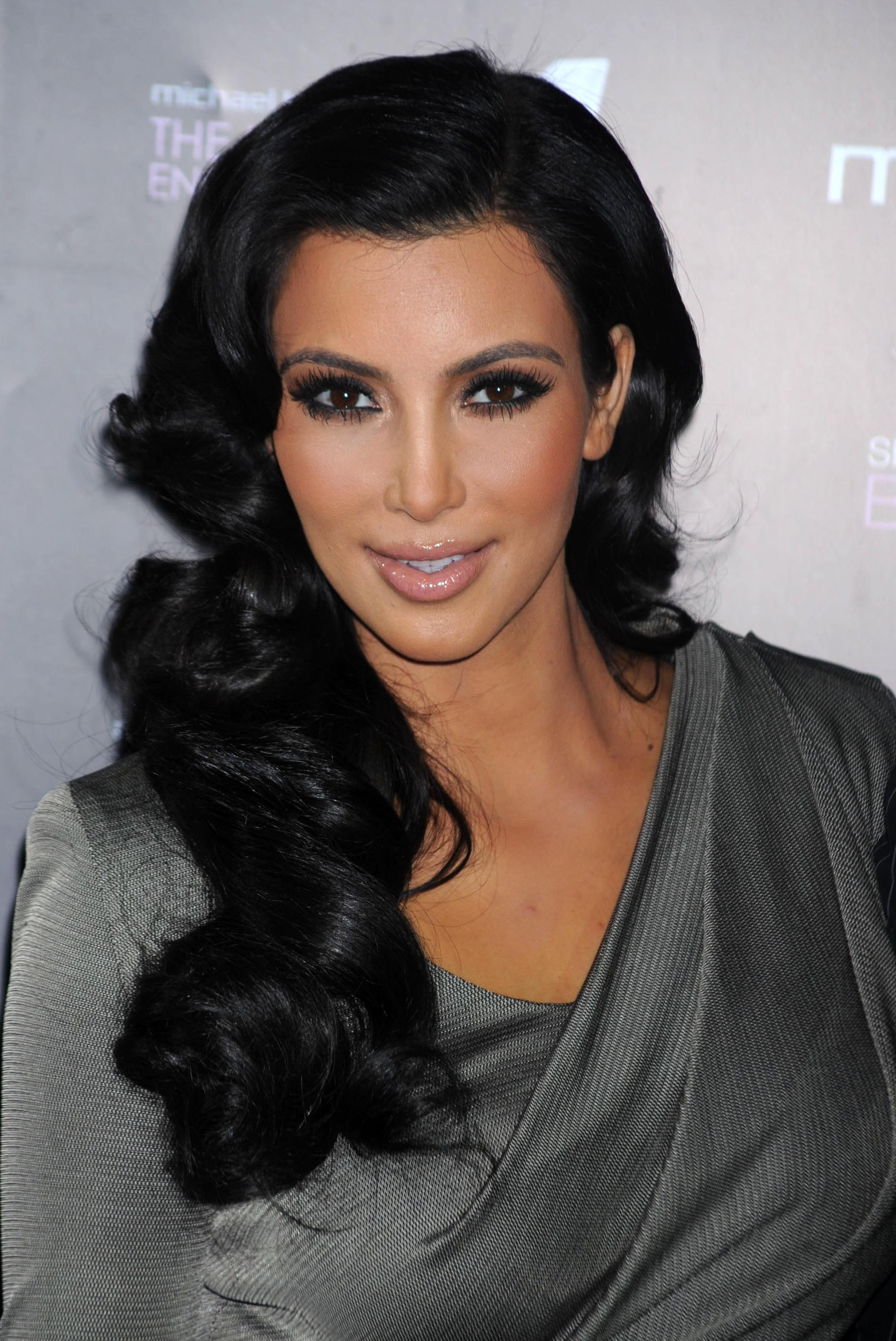 Контуринг Ким Кардашьян и смоки: как изменился макияж звезд за 10 лет