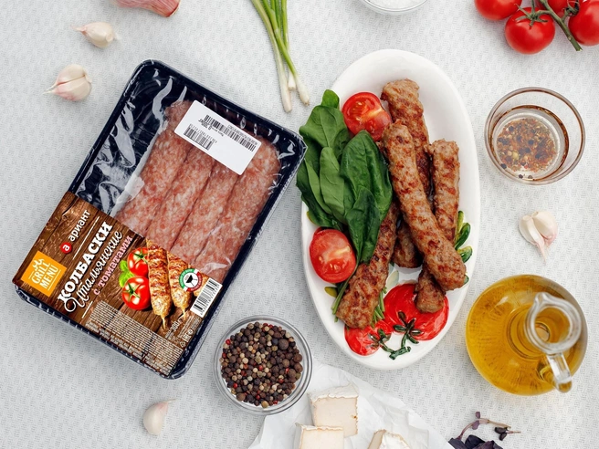 Быстро, просто и невероятно вкусно — всё это делает нежные колбаски настоящим хитом для тех, кто ценит качество и удобство | Источник: «Ариант»