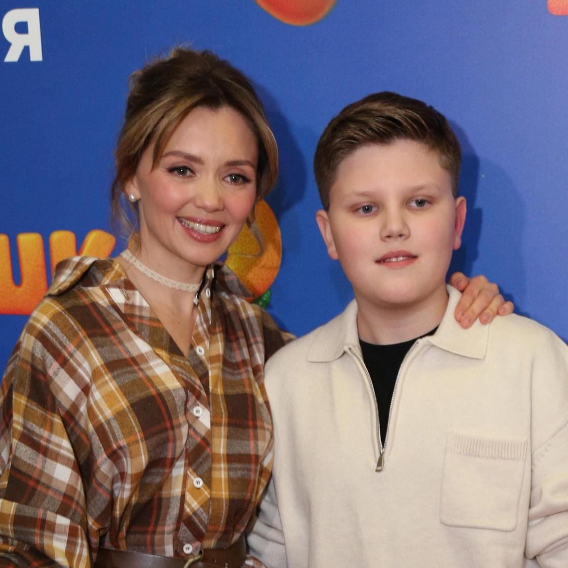 «Полностью поглощена дочерью, а как же сын?»: Ольга Кузьмина ответила, почему бросила старшего ребенка