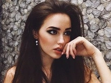 Костенко сэкономила на платье для вечеринки Тарасова