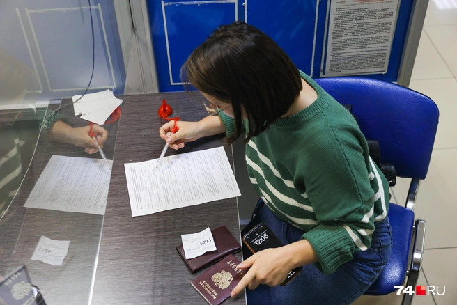 В регионе упростили получение социальных выплат для семей | Источник: Наталья Лапцевич / 74.RU