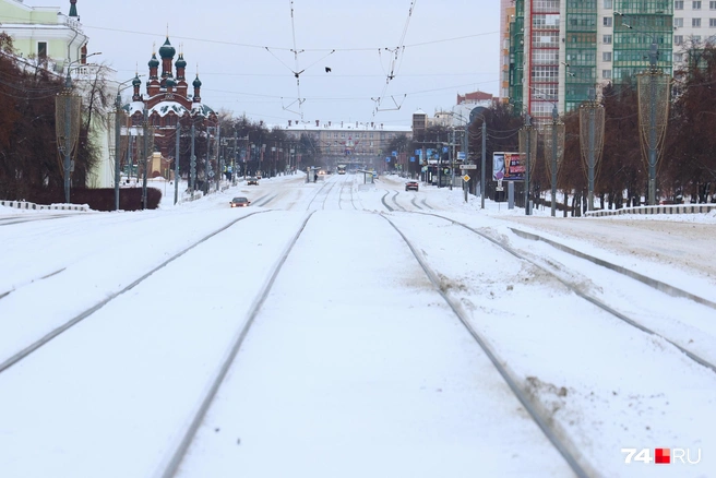 Дорога на Теплотех вдруг кажется гигантской снежной горкой | Источник: Наталья Лапцевич