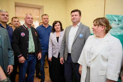Забота о детях: депутаты навестили пациентов больницы