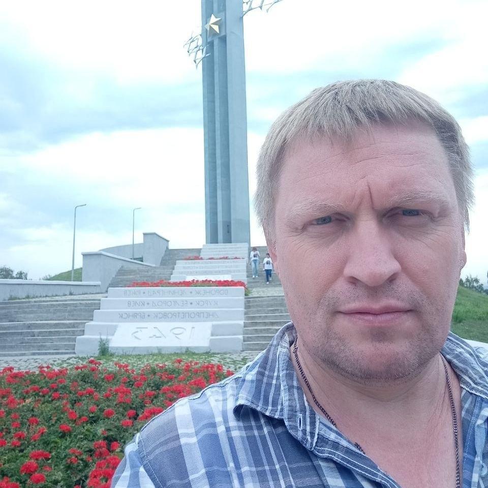 Денис Дедюхин