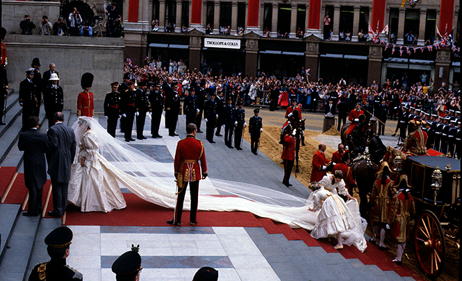 Фото №7 - Свадебное платье-катастрофа принцессы Дианы