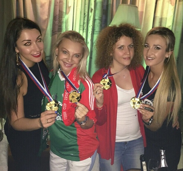 Ольга Бузова получила золотую медаль