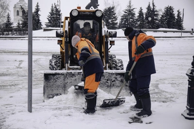 Казань перекрывает улицы для уборки снега: эксперимент успешен