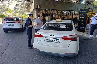 В Сочи усилили борьбу с нелегальными таксистами