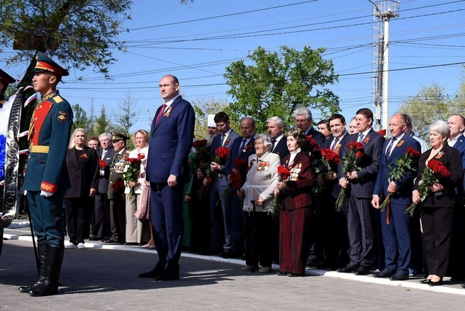 Врио губернатора Евгений Солнцев почтил память героев Великой Отечественной | Источник: Вячеслав Объедков / T.me