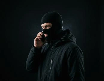 Жители Новгородской области отдали мошенникам 42 млн рублей | Источник: 53.xn--b1aew.xn--p1ai