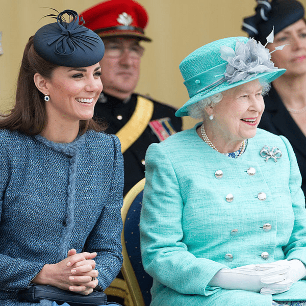 Фото №1 - Не по-королевски: Елизавета II осудила дурную привычку Кейт Миддлтон 🤯