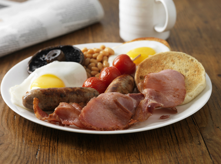 Фото №3 - Как готовить традиционный английский завтрак: рецепт с историей (и без овсянки)
