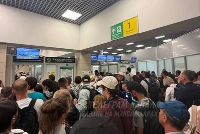 Аэропорт Казани: пассажиры застряли в очередях из-за сбоя