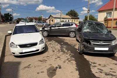 Молодой водитель устроил ДТП с тремя авто в Бугуруслане