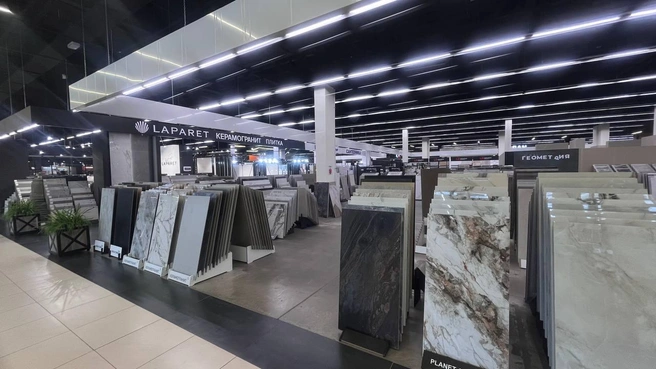 Торговый комплекс предлагает большой ассортимент по ключевым в отделке товарам | Источник: «Тандем»&nbsp;