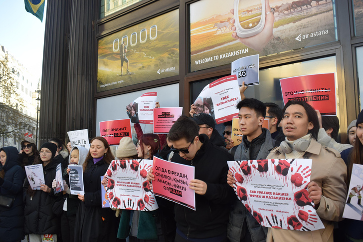 #НетОправданий! Казахстанки в Лондоне вышли на митинг против насилия