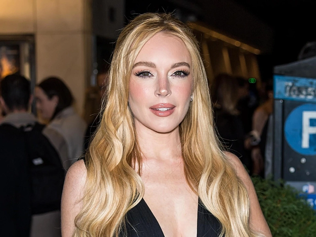 Без фильтров: дерматолог Линдси Лохан показал, как актриса выглядит на самом деле | marieclaire.ru