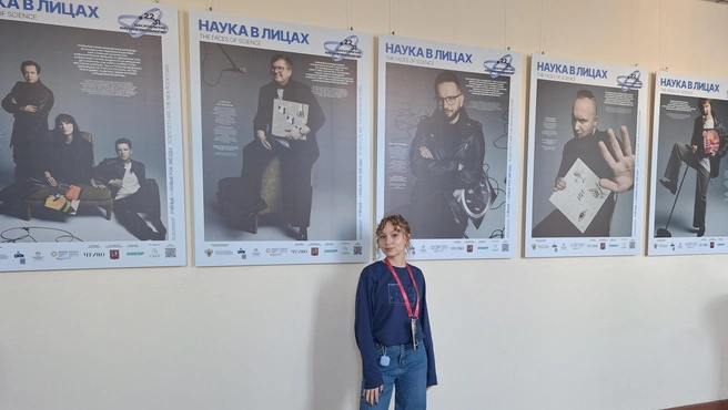 Мария Авдушева стала локальным куратором выставки «Наука в лицах» на площадке САФУ | Источник: Андрей Калиниченко