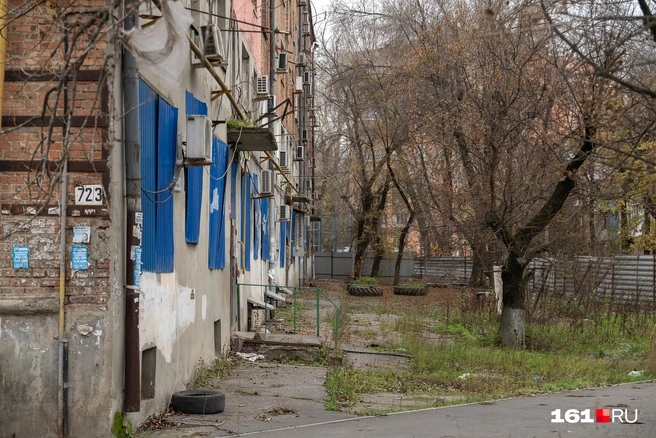 Дом признали аварийным в 2020 году, но жильцов не расселили | Источник: Евгений Вдовин / 161.RU