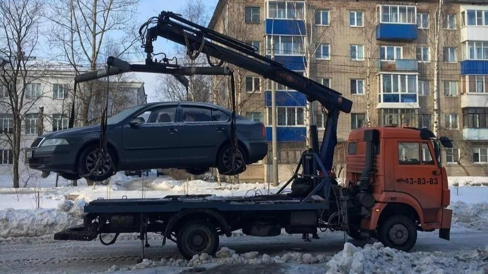 Центр Архангельска чистят от снега: где запрещено ездить и парковаться