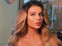Анна Седокова призналась, что открыла для себя секс втроем во времена «ВИА Гры»