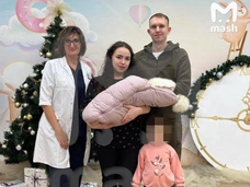 Один плод погиб, вторую спасли в утробе матери: 40 дней калужские врачи боролись за жизнь малышки весом 590 граммов