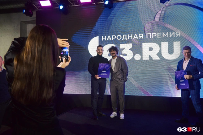 И просто с Искандером | Источник: Роман Данилкин / 63.RU
