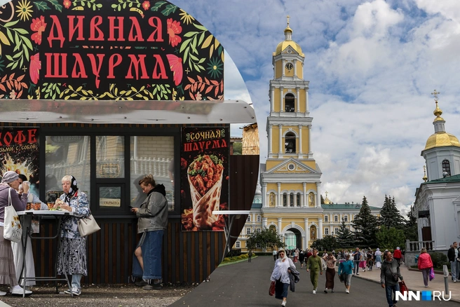 Многие жители Дивеева зарабатывают на паломниках и туристах | Источник: Наталья Бурухина / NN.RU