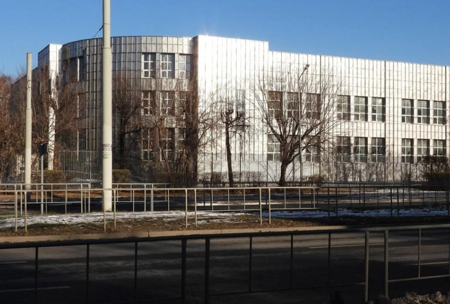 Этот спортивно-оздоровительный комплекс со сверкающим фасадом возводят исключительно за счет частных инвестиций | Источник: Anatoly Mankuta / 2GIS.RU