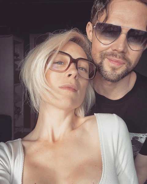 Судя по рассказам Даниила, у него весьма понимающая жена с широкими взглядами