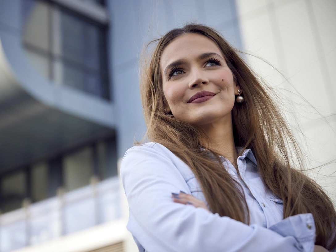 Синдром самозванца: 5 способов заставить его работать на вас | marieclaire.ru