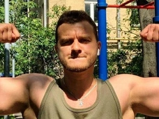 Филипп Бледный с трудом вышел из амплуа Веника: «Я отрастил бороду, подстригся почти налысо, накачался»