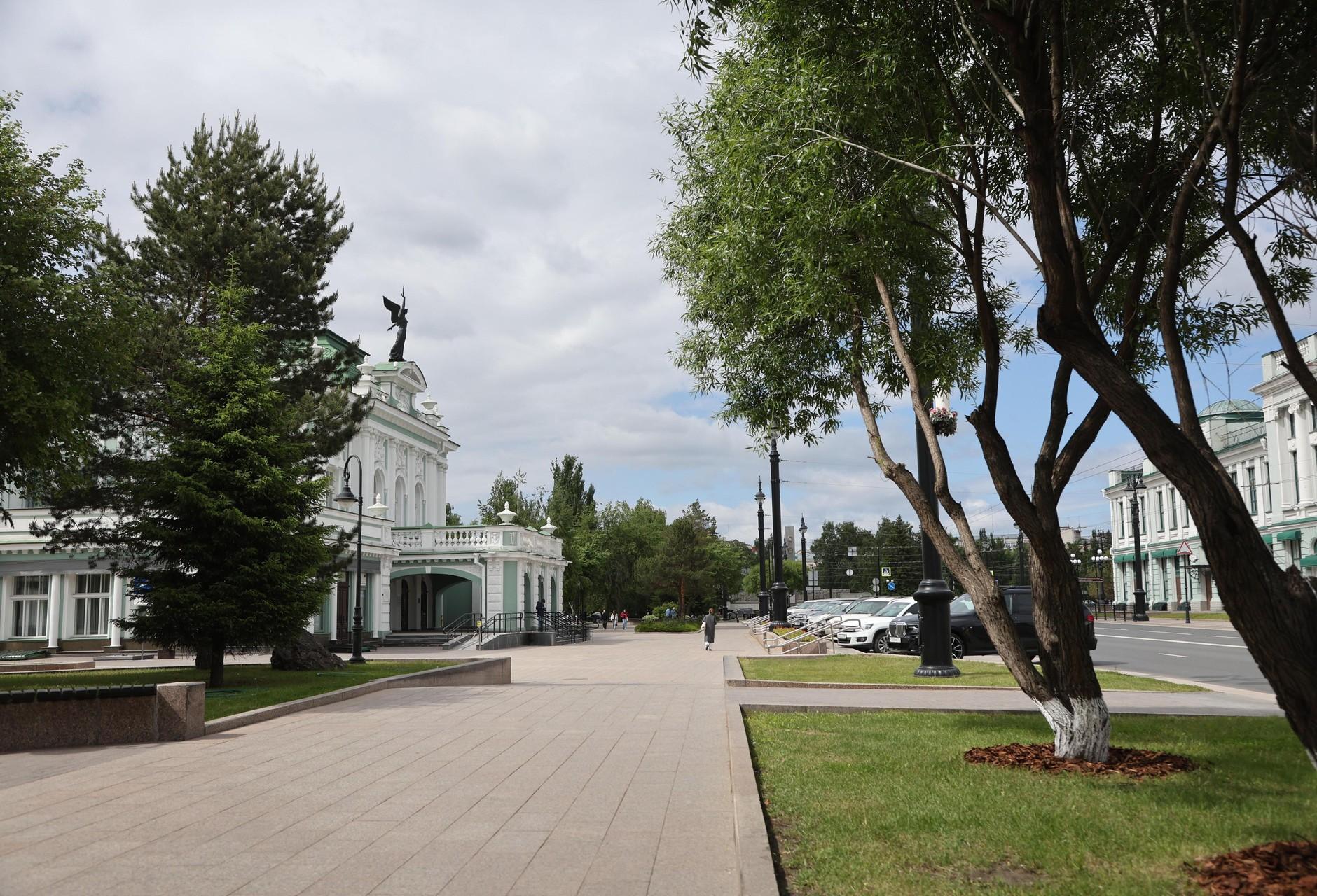 Так изменилась территория возле драматического театра | Источник: Евгений Софийчук / NGS55.RU