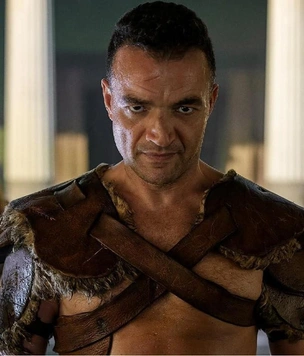 Новые сериалы: премьеры декабря 2025 года, которые нельзя пропустить