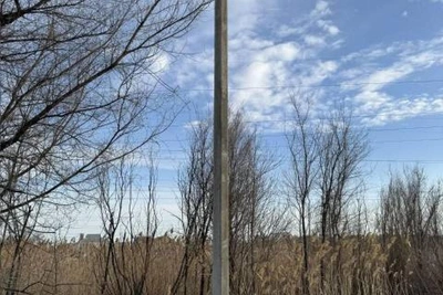 В Казатумском переулке Астрахани устанавливают новые фонари