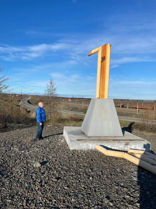 Крест установили на въезде в Дудинку 10 лет назад | Источник: Михаил Иваницкий