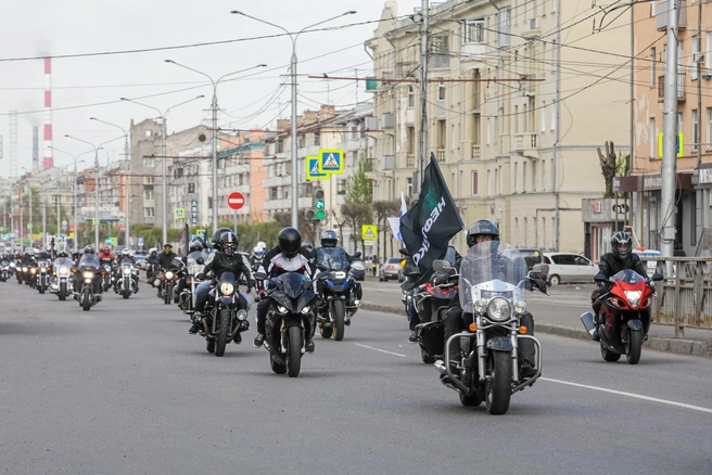 Мотоциклисты проедут колонной по городу | Источник: Артем Ленц / NGS24.RU