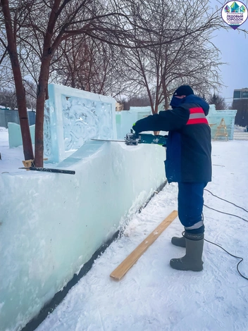 В этом году у городка морская тематика | Источник: Ледовый городок на Михайловской набережной / Vk.com