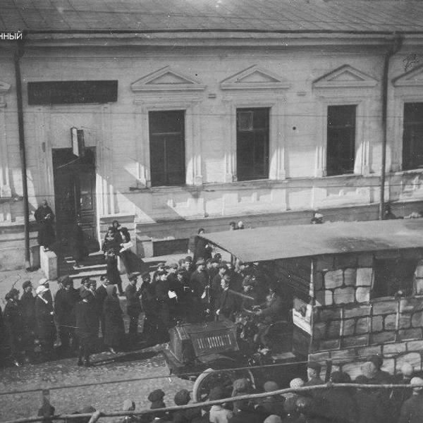Проезд техники — часть первомайских демонстраций | Источник: Государственный архив Пермского края