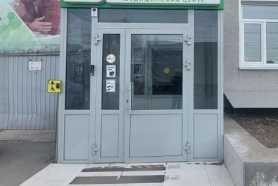 Абаканский медцентр снова работает после приостановки