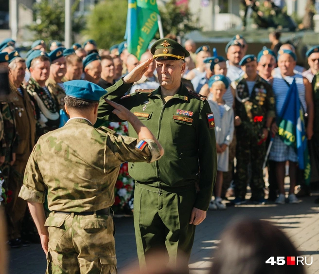 Врио военного комиссара Курганской области полковник Александр Шейко на митинге | Источник: Наталья Панова / 45.RU
