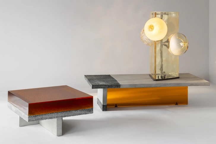 Лампа Soffio Lamp. Кофейные столики Cava. | Источник: Федерика Лиссони