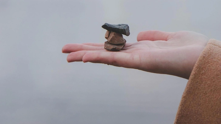 «Время собирать камни»: психолог объяснил, откуда пошло это выражение и что оно значит | Источник: Unsplash