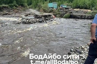 В Бодайбинском районе снова размыло дорогу к Перевозу