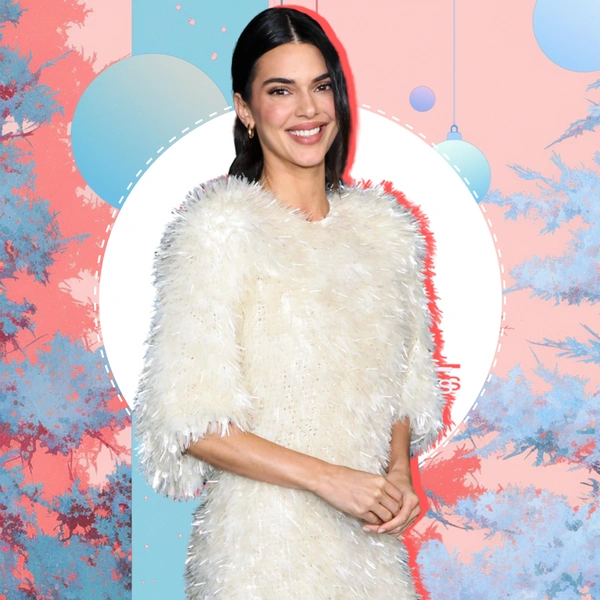 Пушистое платье-мишура: свежая идея, как одеться на Новый год 2026 от Кендалл Дженнер | Источник: theGirl