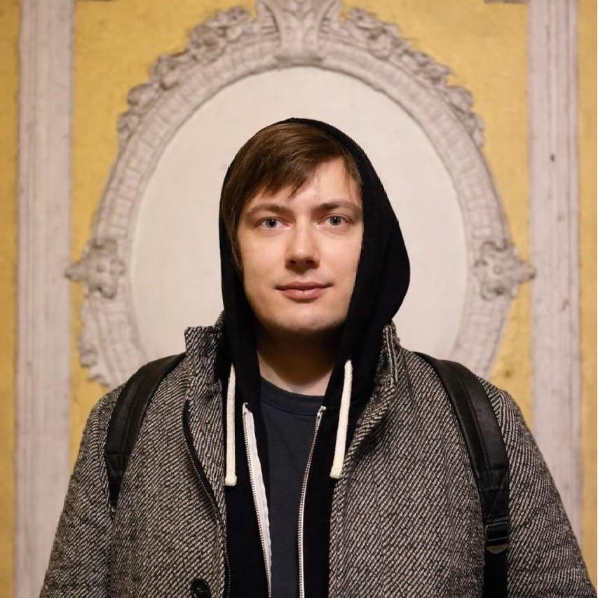 <p>Организатор 112studio Григорий Чуклин</p>