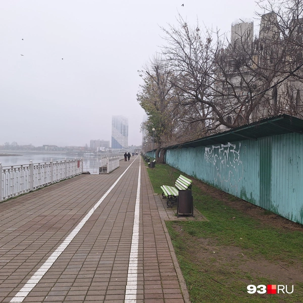 Ехать по плитке&nbsp;— то еще «удовольствие» | Источник: Максим Дмитриев / 93.RU
