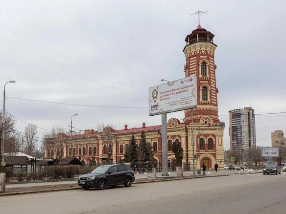 Парковка напротив царицынской каланчи заработает уже с 21 июля | Источник: Константин Завриков / V1.RU