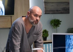 Первые фото со съемок Сергея Никоненко в 12 сезоне сериала «Склифосовский»: кого играет актер