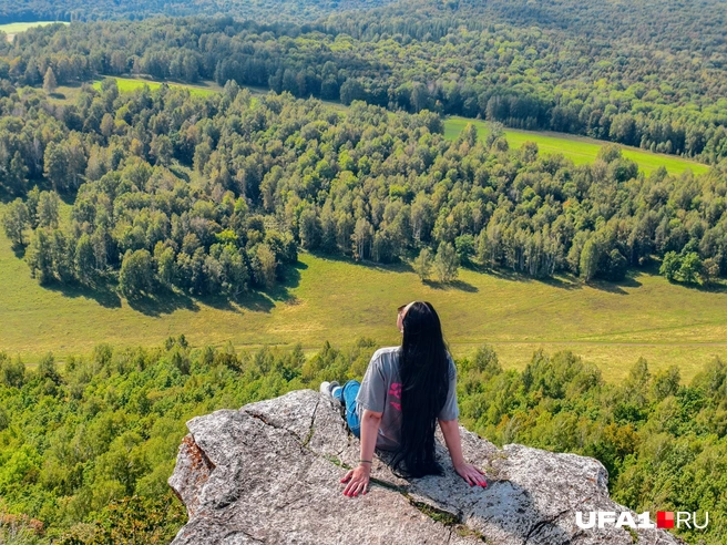 Вид на ущелье с вершины Бужа-тау | Источник: Булат Салихов / UFA1.RU